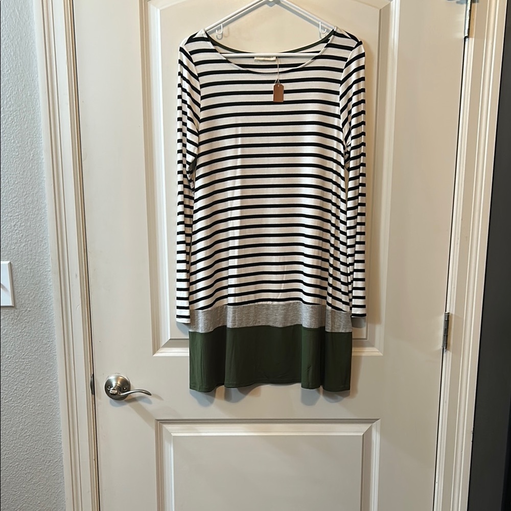 Women’s Crescent Striped Long Sleeve Top with Green & Green Hem size s